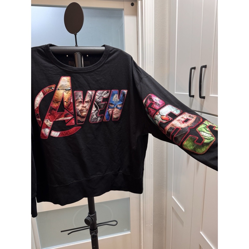 Disney Marvel Avengers Sweatshirt Women's XL Spell out Thor Captain America